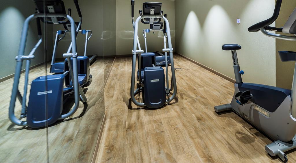 Eurostars Marivent Hotel Palma de Mallorca Exterior photo The interior of a modern gym