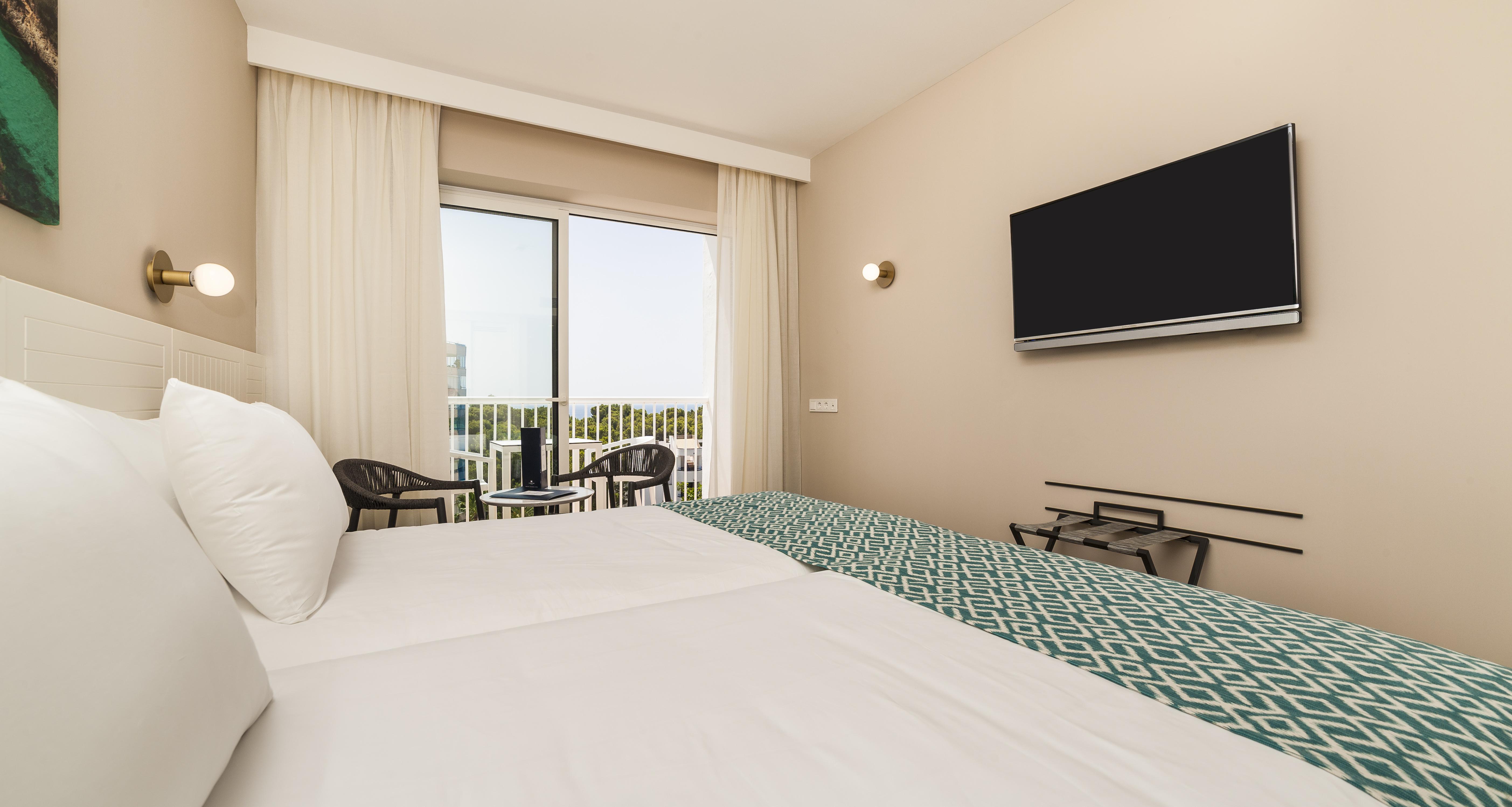 Eurostars Marivent Hotel Palma de Mallorca Exterior photo Room with balcony