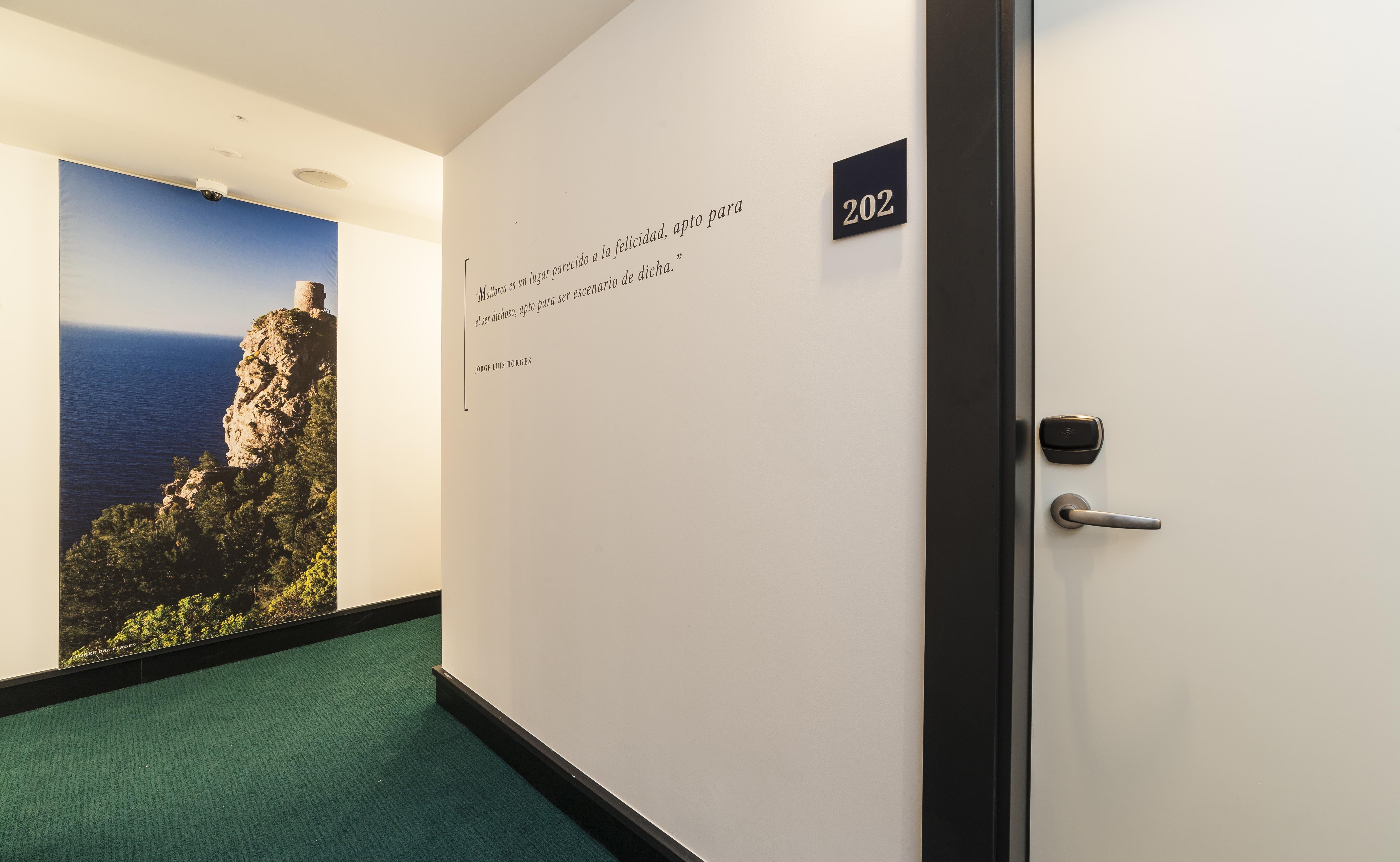 Eurostars Marivent Hotel Palma de Mallorca Exterior photo The hotel room of Borges