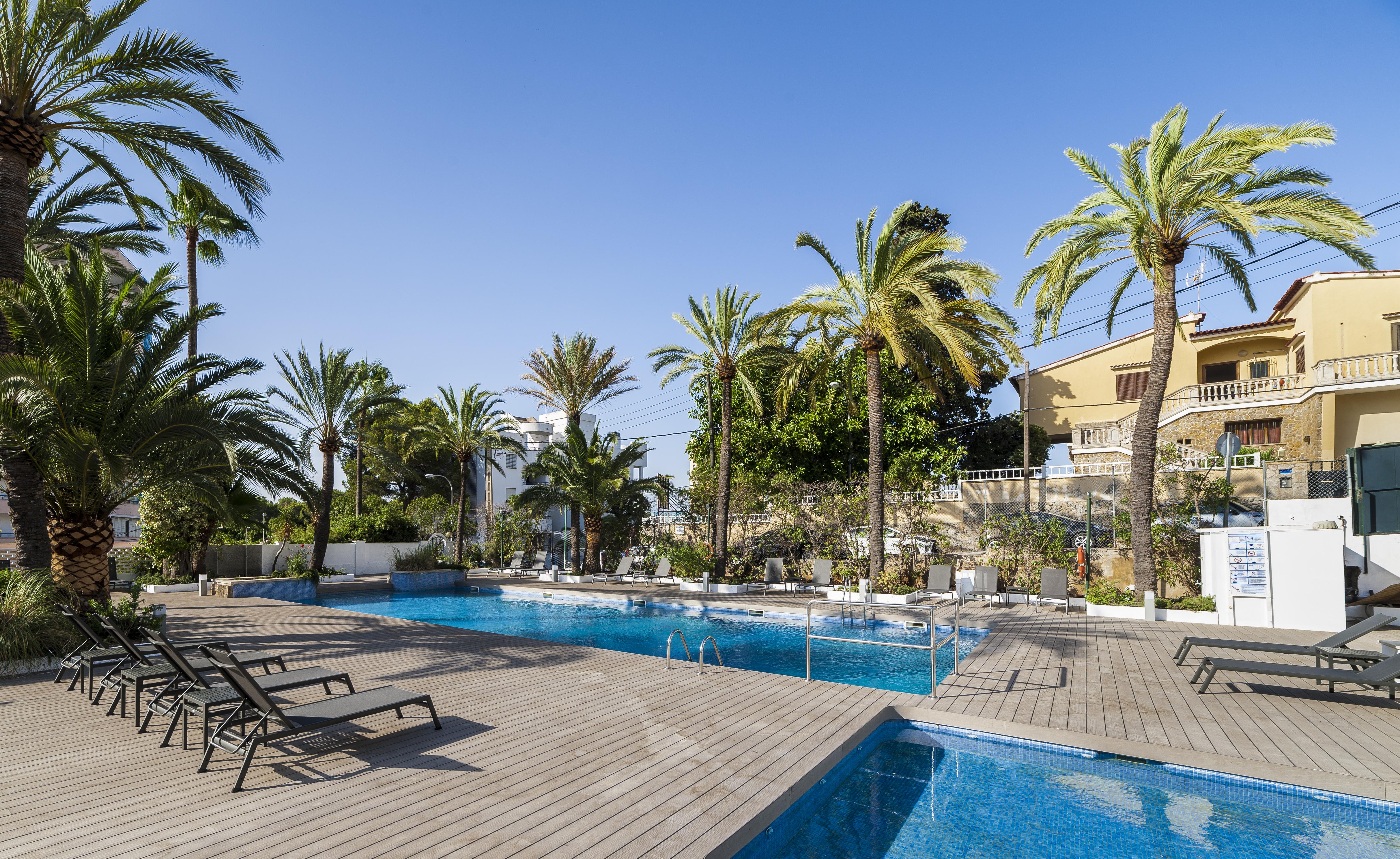 Eurostars Marivent Hotel Palma de Mallorca Exterior photo The swimming pool of the hotel