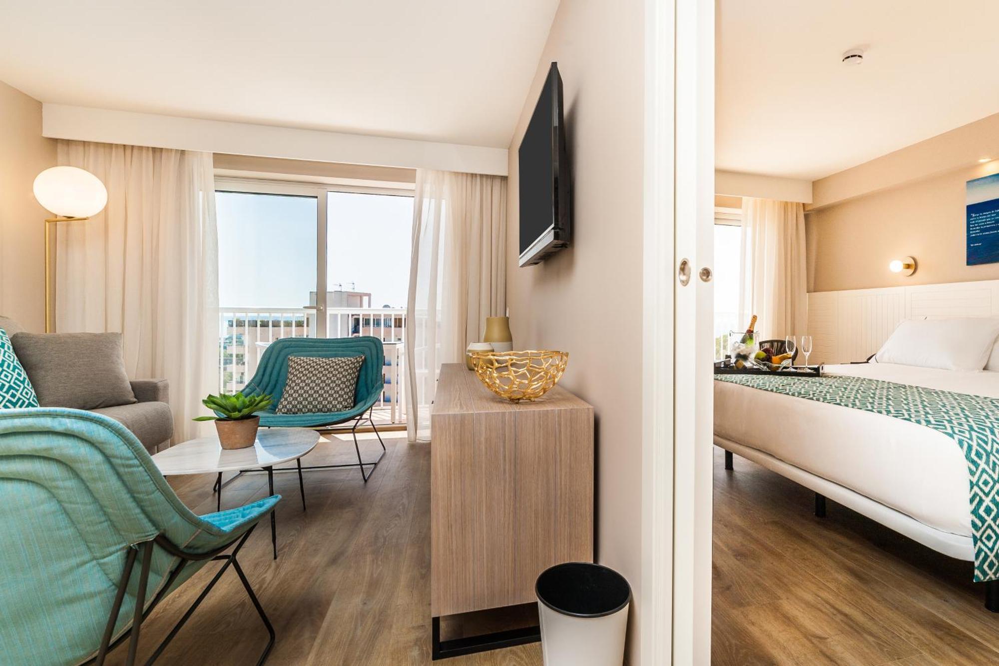 Eurostars Marivent Hotel Palma de Mallorca Exterior photo Room with balcony