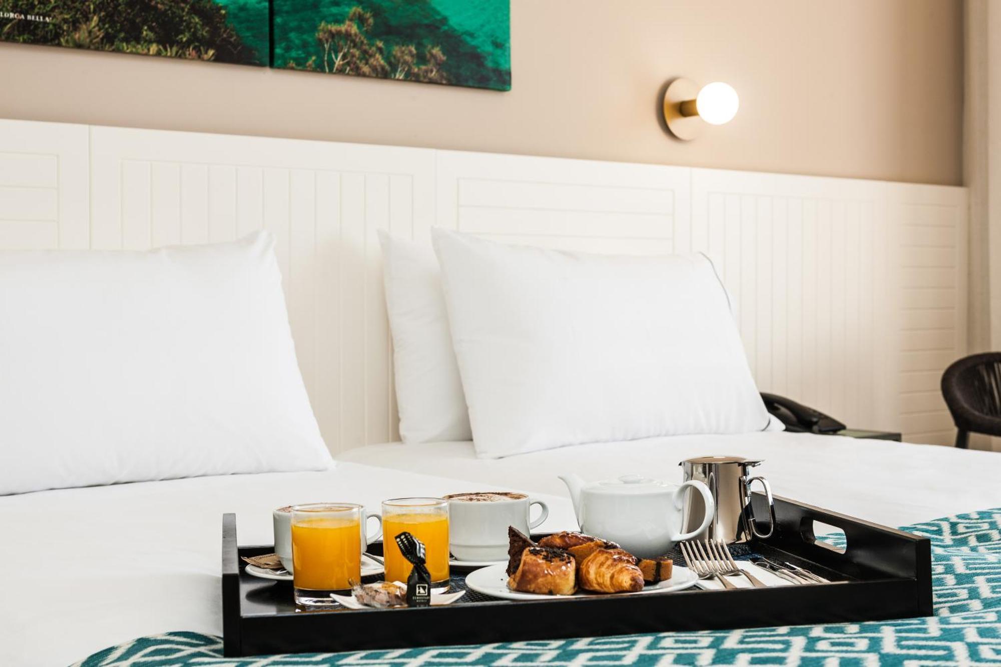 Eurostars Marivent Hotel Palma de Mallorca Exterior photo Breakfast in room